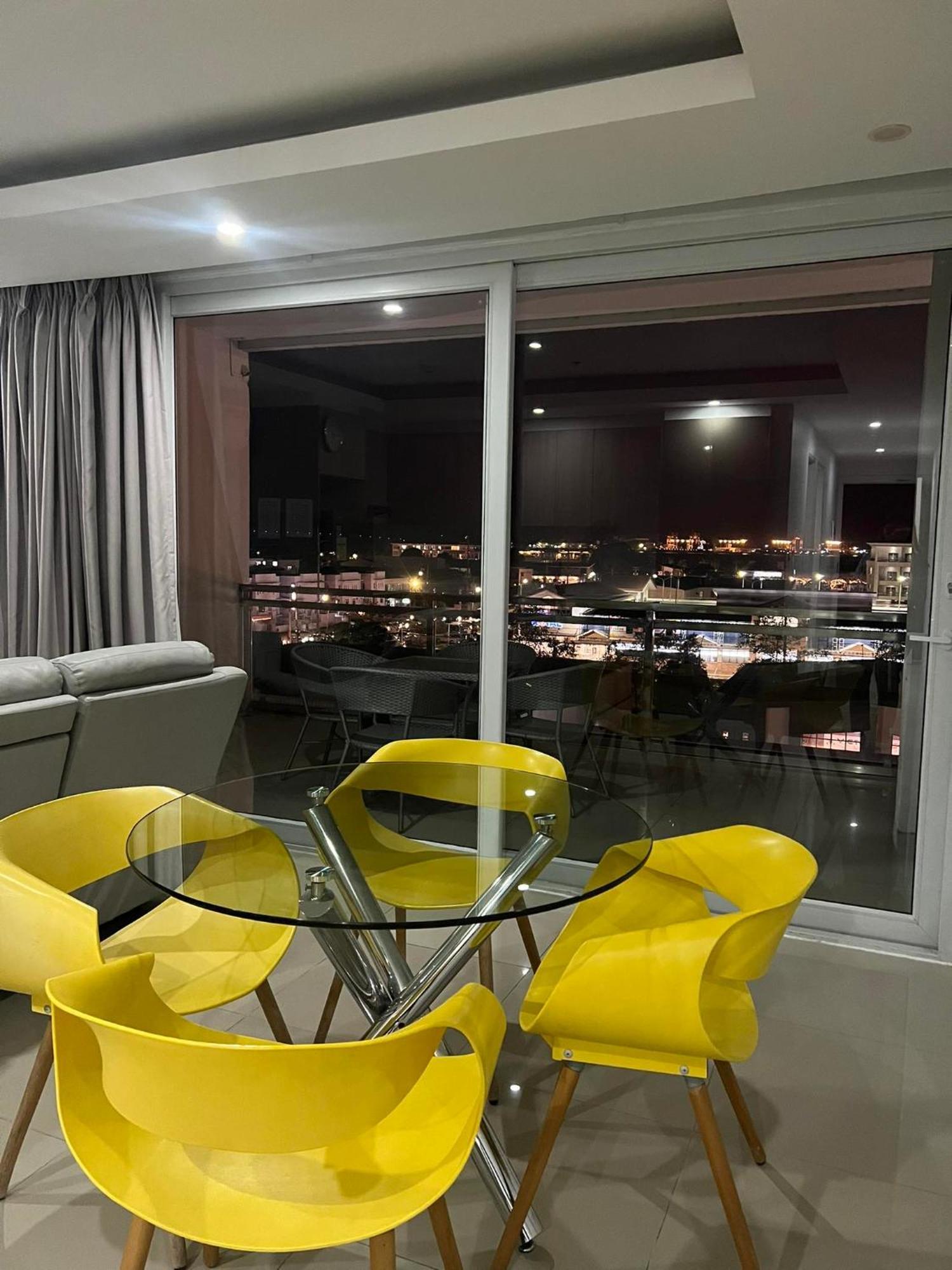 Chequers Suites Subic Bay Olongapo Bagian luar foto