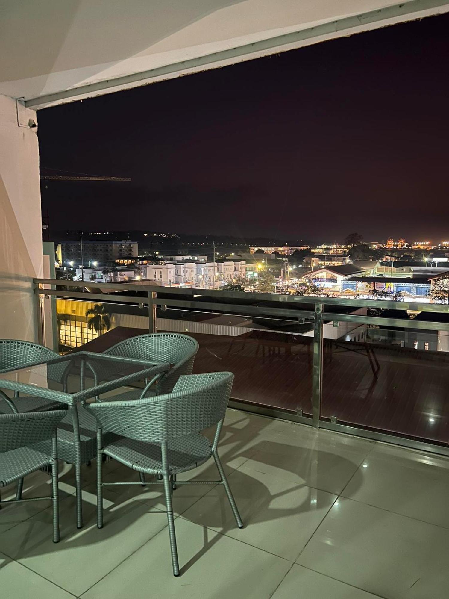 Chequers Suites Subic Bay Olongapo Bagian luar foto