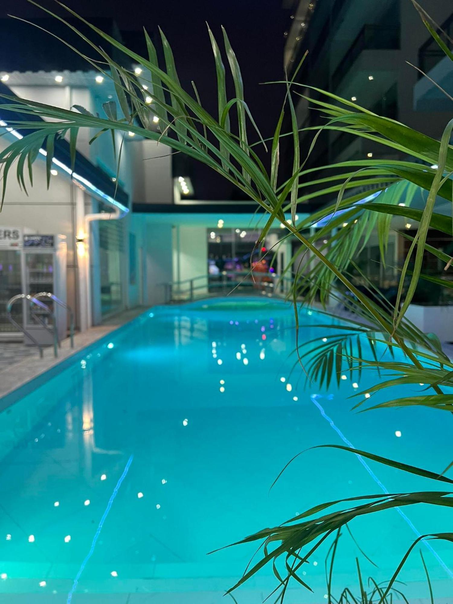Chequers Suites Subic Bay Olongapo Bagian luar foto