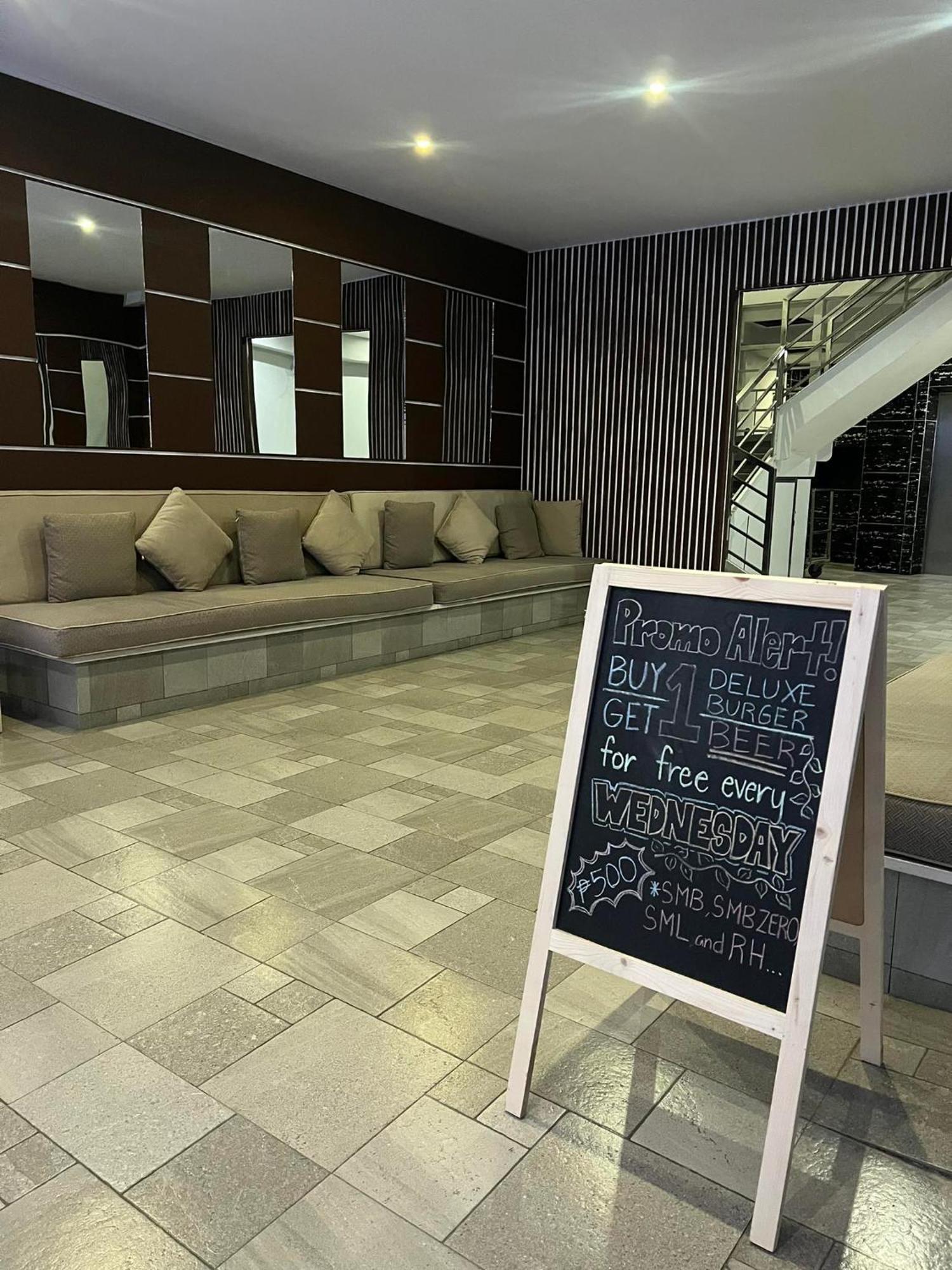 Chequers Suites Subic Bay Olongapo Bagian luar foto