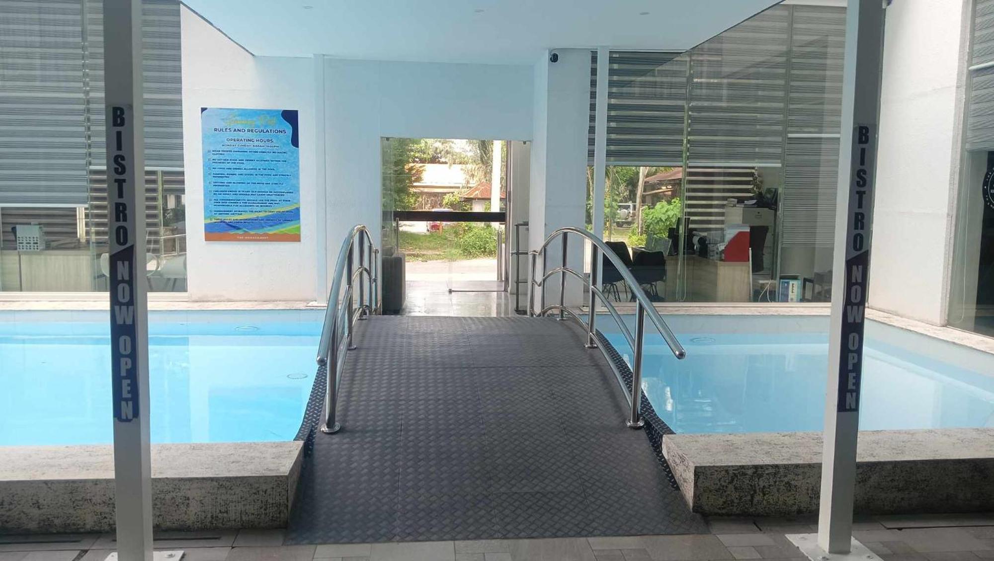 Chequers Suites Subic Bay Olongapo Bagian luar foto
