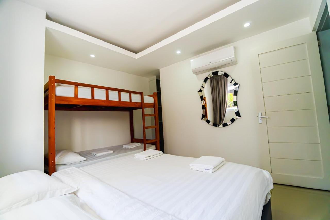 Chequers Suites Subic Bay Olongapo Bagian luar foto