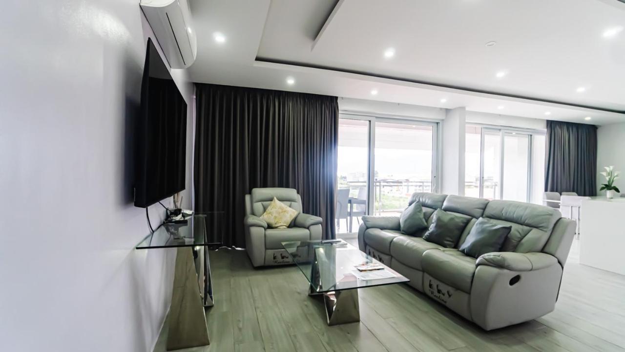 Chequers Suites Subic Bay Olongapo Bagian luar foto