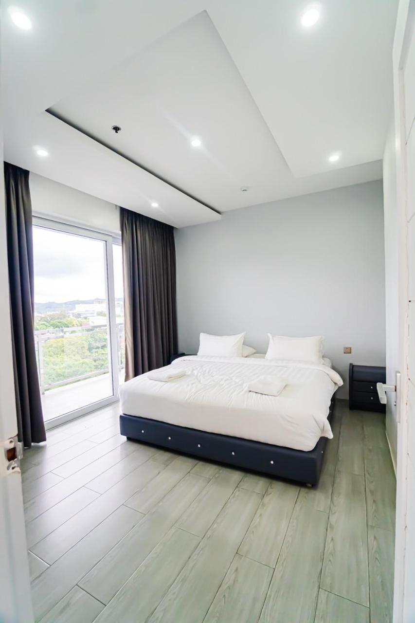 Chequers Suites Subic Bay Olongapo Bagian luar foto
