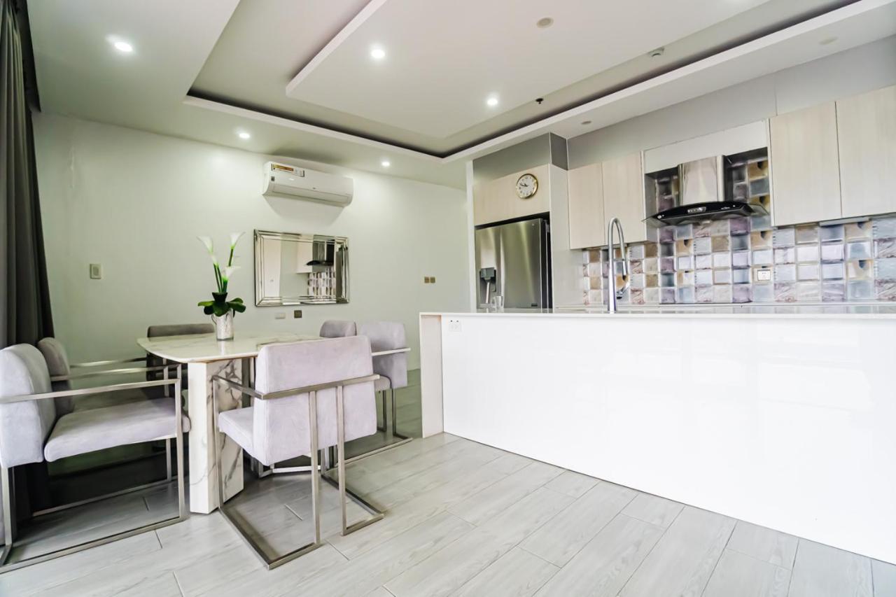 Chequers Suites Subic Bay Olongapo Bagian luar foto