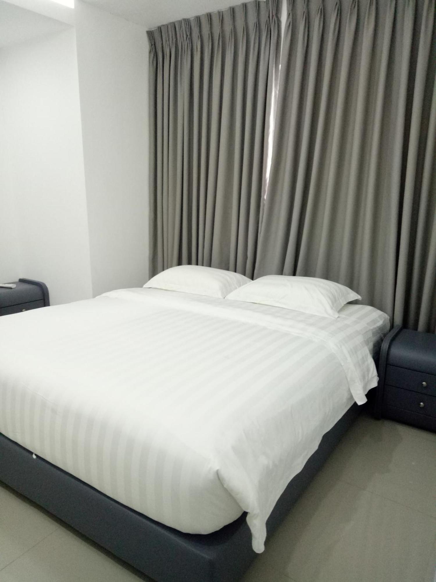 Chequers Suites Subic Bay Olongapo Bagian luar foto